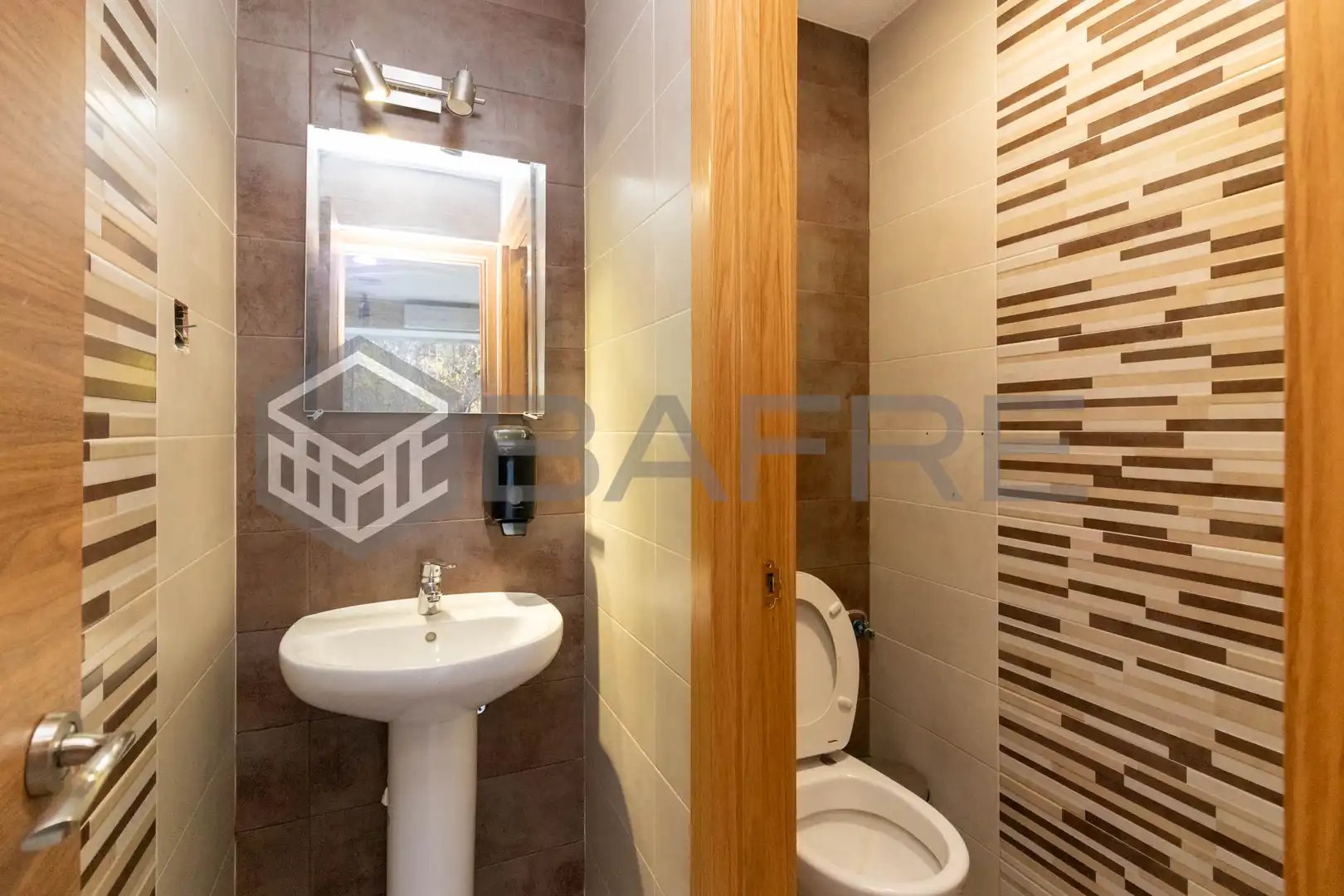 Badezimmer von Geschaftsraum zur Miete in Madrid