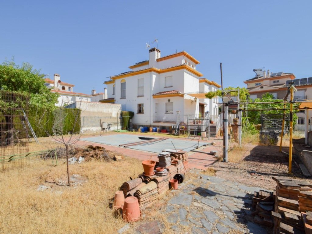 Garden of Single-family semi-detached for sale in Peligros