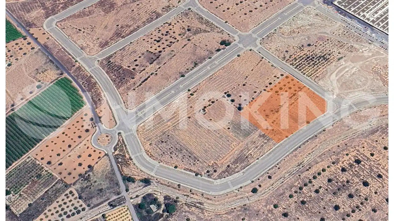 Terreny industrial en venda en Llíria