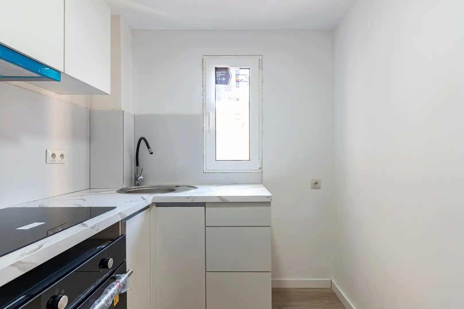 Kitchen of Flat for sale in Badalona  with Air Conditioner, Heating and Parquet flooring