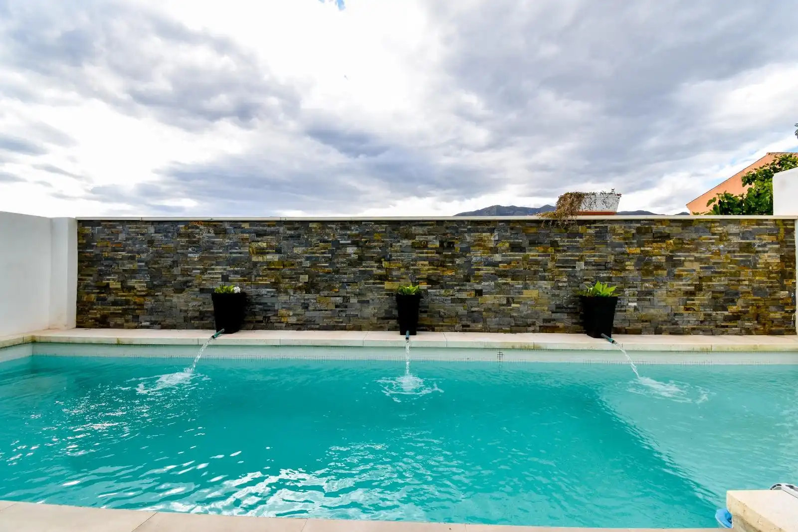 Piscina de Casa adosada de lloguer en Fuengirola amb Aire condicionat, Calefacció i Jardí privat