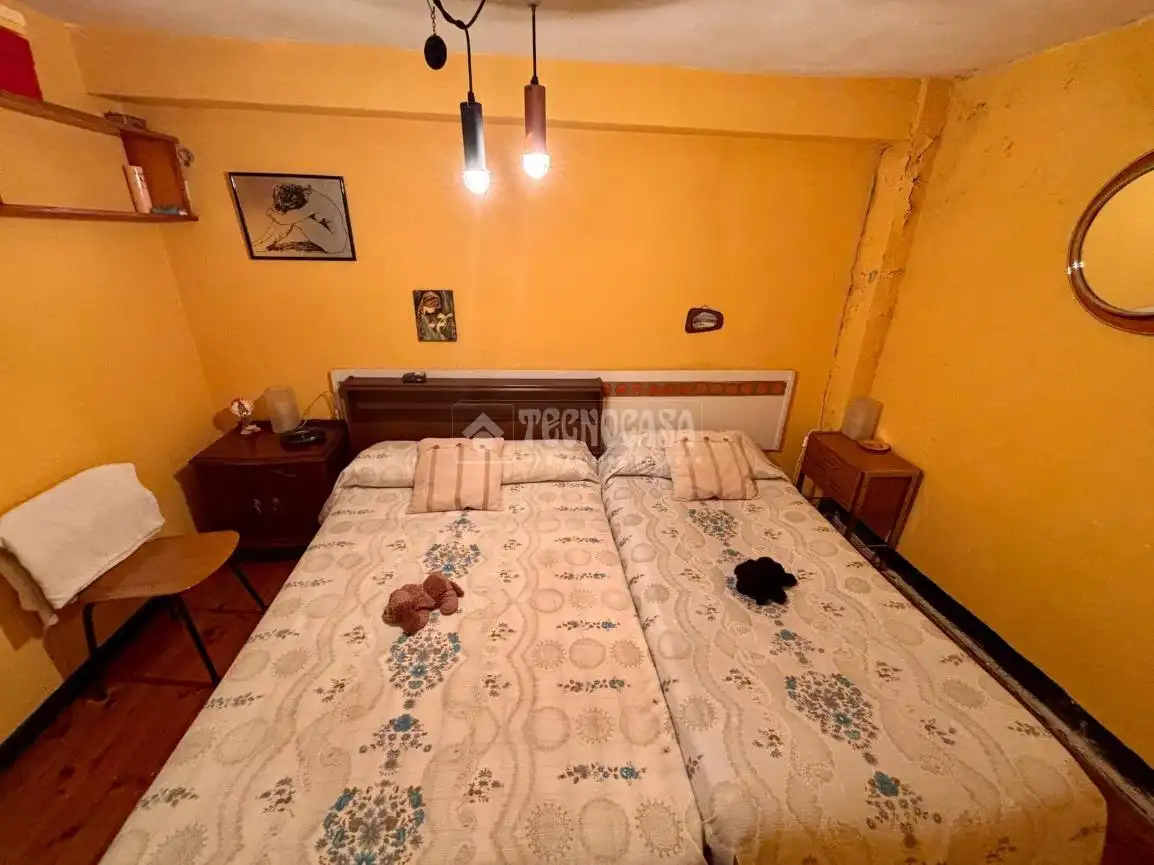 Dormitori de Pis en venda en El Astillero   amb Parquet