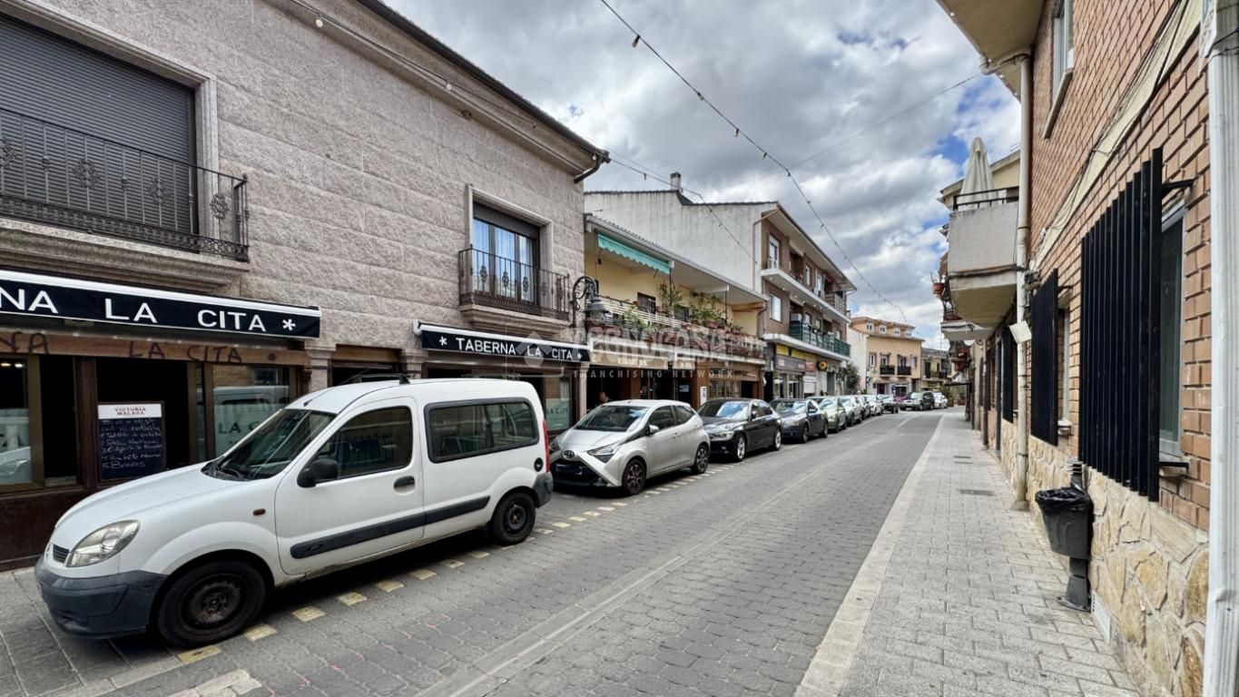 Exterior view of Flat for sale in Moralzarzal  with Heating