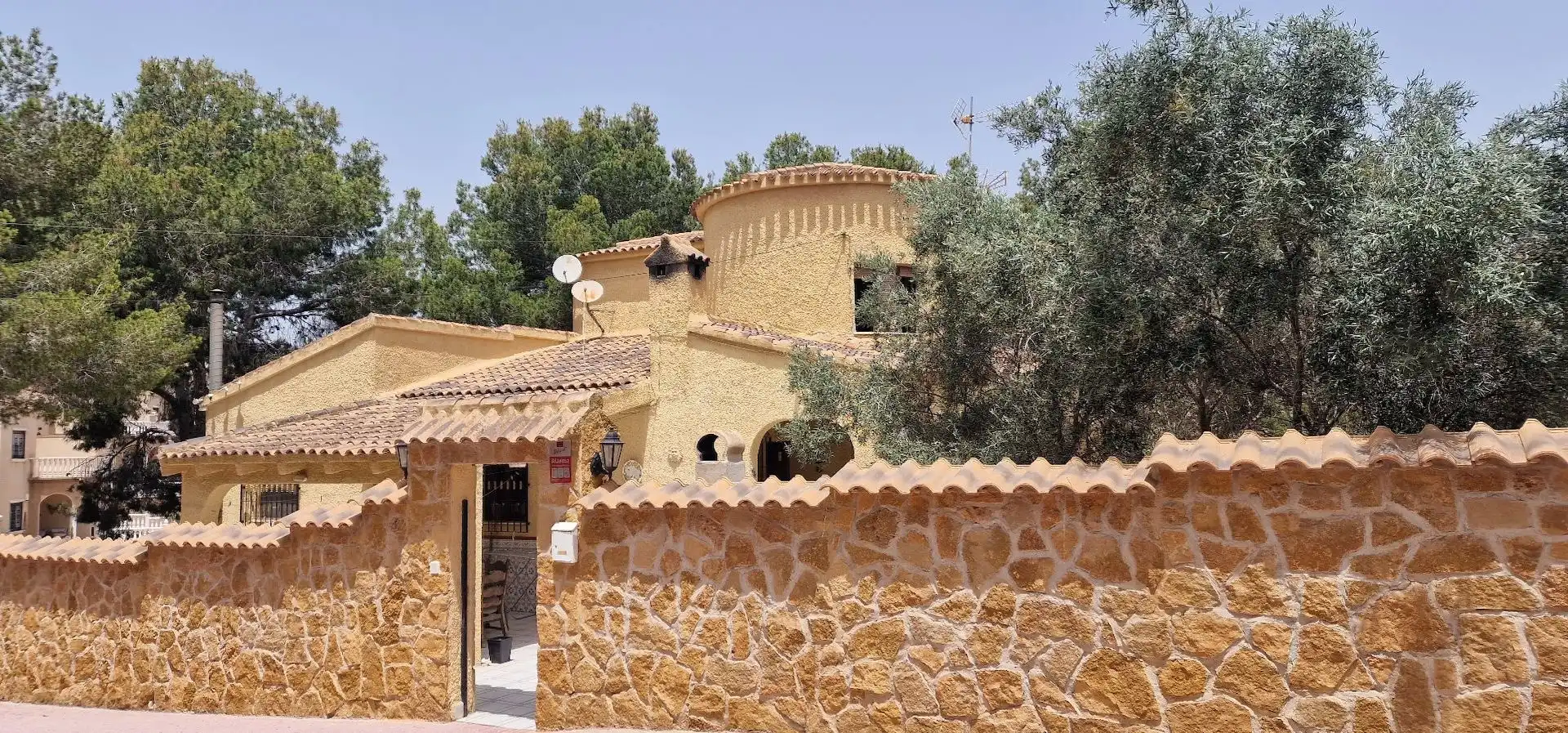 Casa con terrazza in vendita a Calle Pirineos 68