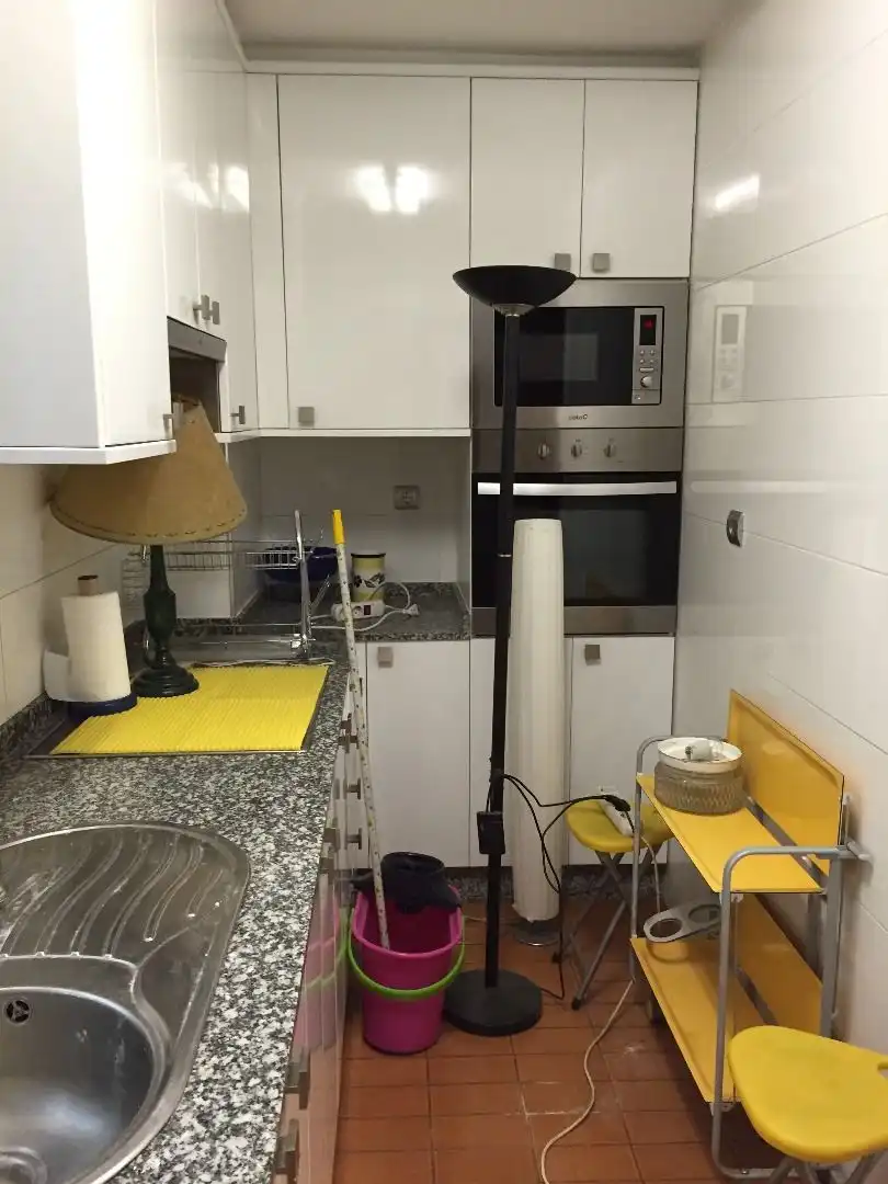 Cocina de Piso de alquiler en Santiago de Compostela  con Calefacción, Parquet y Amueblado