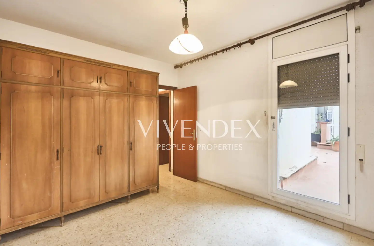 Habitación de Ático en venta en L'Hospitalet de Llobregat con Aire acondicionado, Calefacción y Terraza