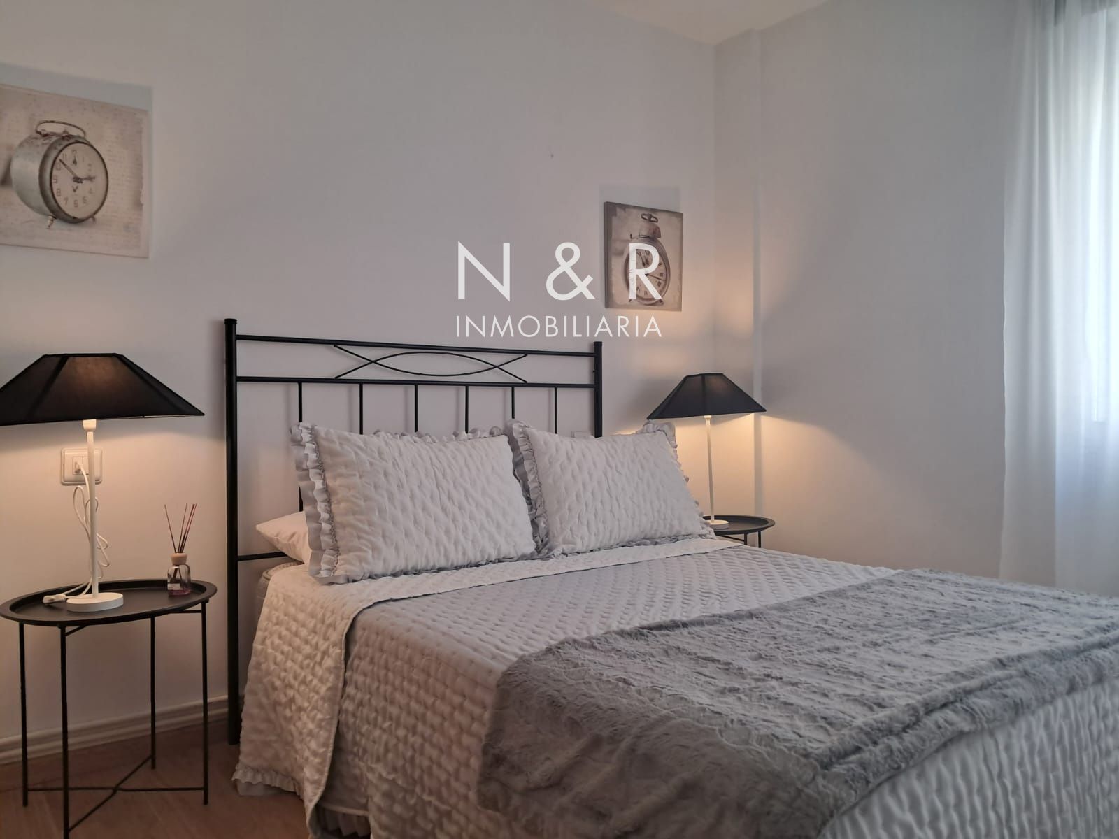 Bedroom of Flat to rent in Santiago de Compostela   with Heating and Furnished