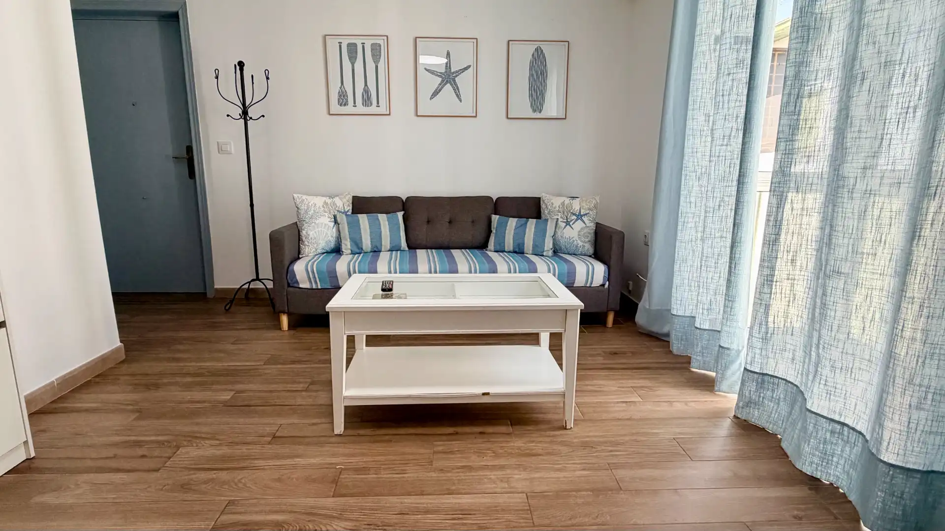 Sala d'estar de Pis de lloguer en Cádiz amb Moblat, Forn i Rentadora