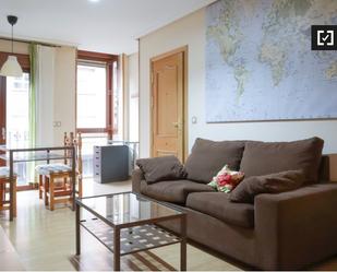 Living room of Flat to rent in  Madrid Capital  with Air Conditioner, Heating and Balcony