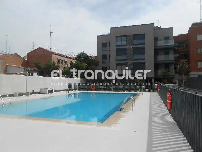 Piscina de Pis de lloguer en Madrid amb Aire condicionat, Terrassa i Piscina