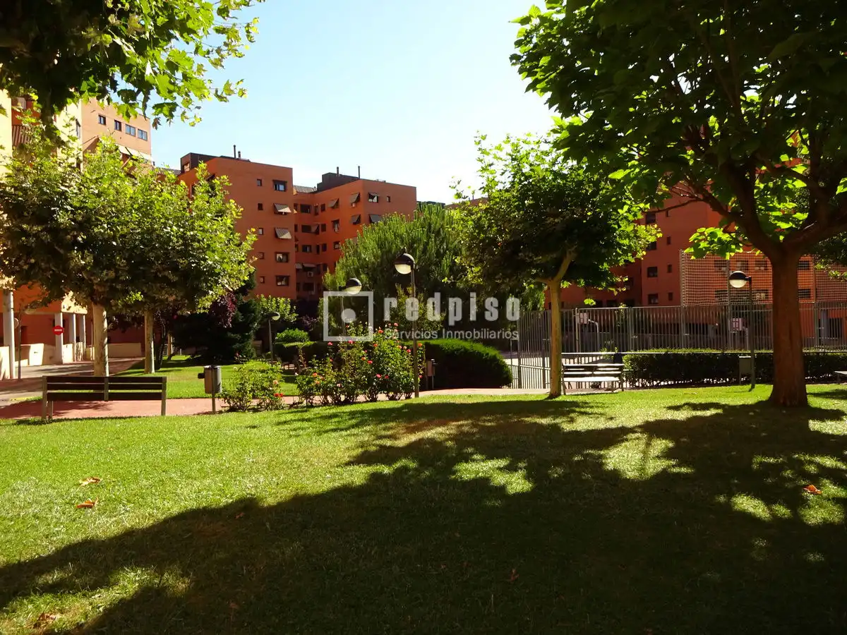 Vista exterior de Piso en venta en Madrid con Aire acondicionado, Calefacción y Jardín privado