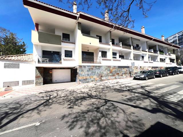 Casa adosada en Venta en Parque de la Paloma