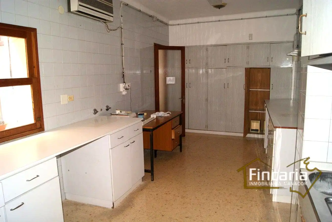 Küche von Büro zur Miete in Manacor