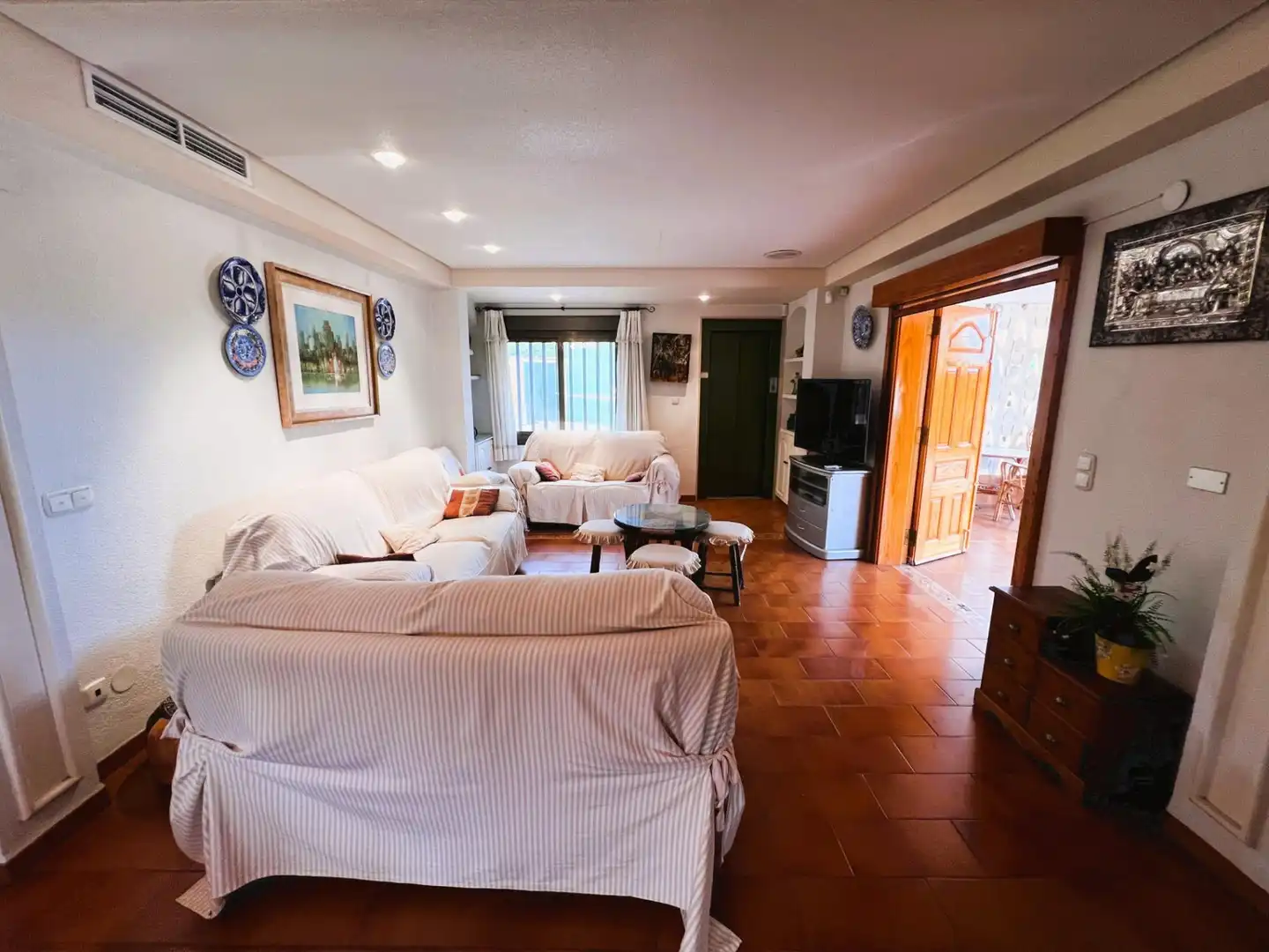 Sala d'estar de Casa o xalet en venda en Elche / Elx amb Aire condicionat, Jardí privat i Terrassa