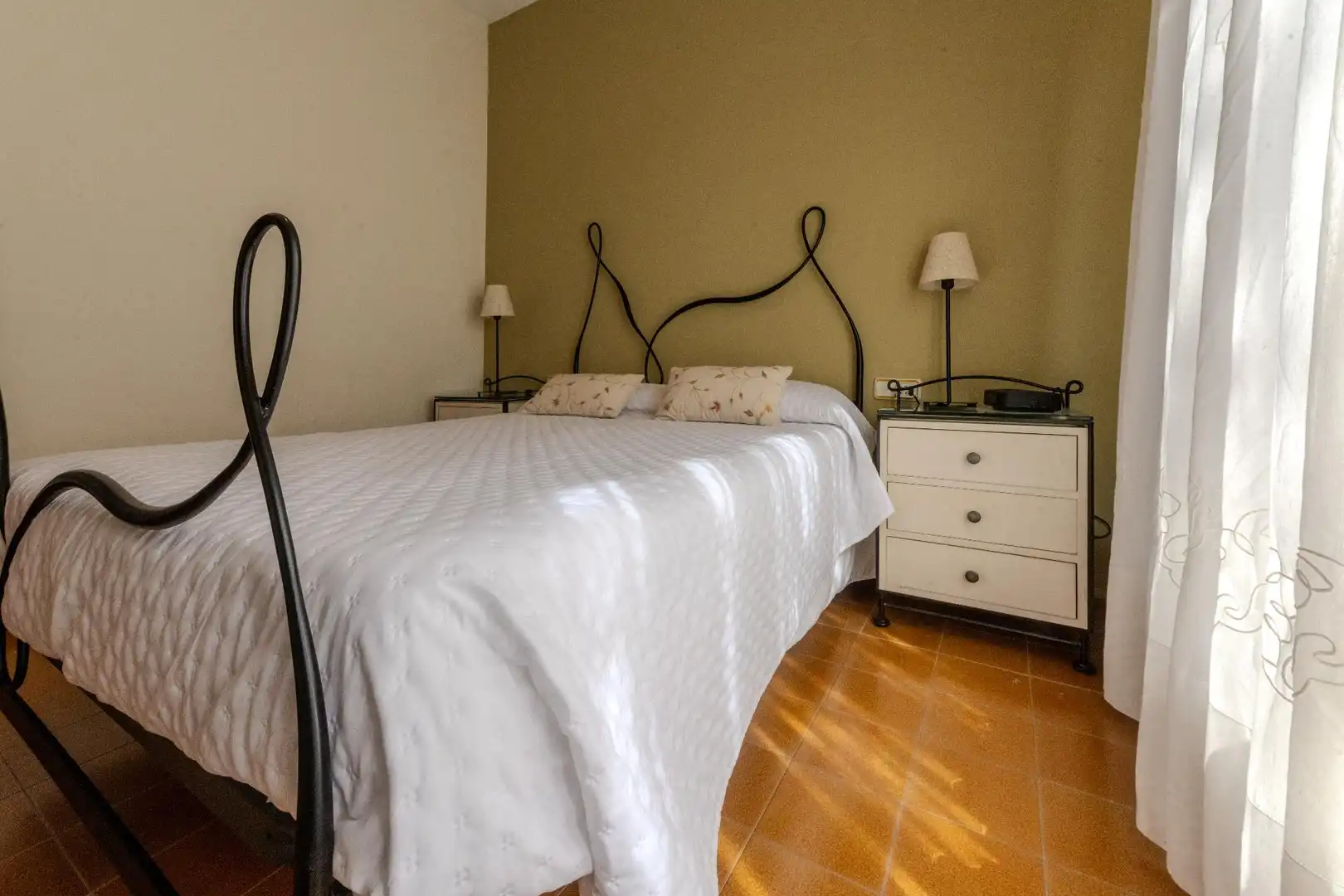 Dormitori de Casa o xalet en venda en Castellar del Vallès amb Calefacció, Jardí privat i Terrassa