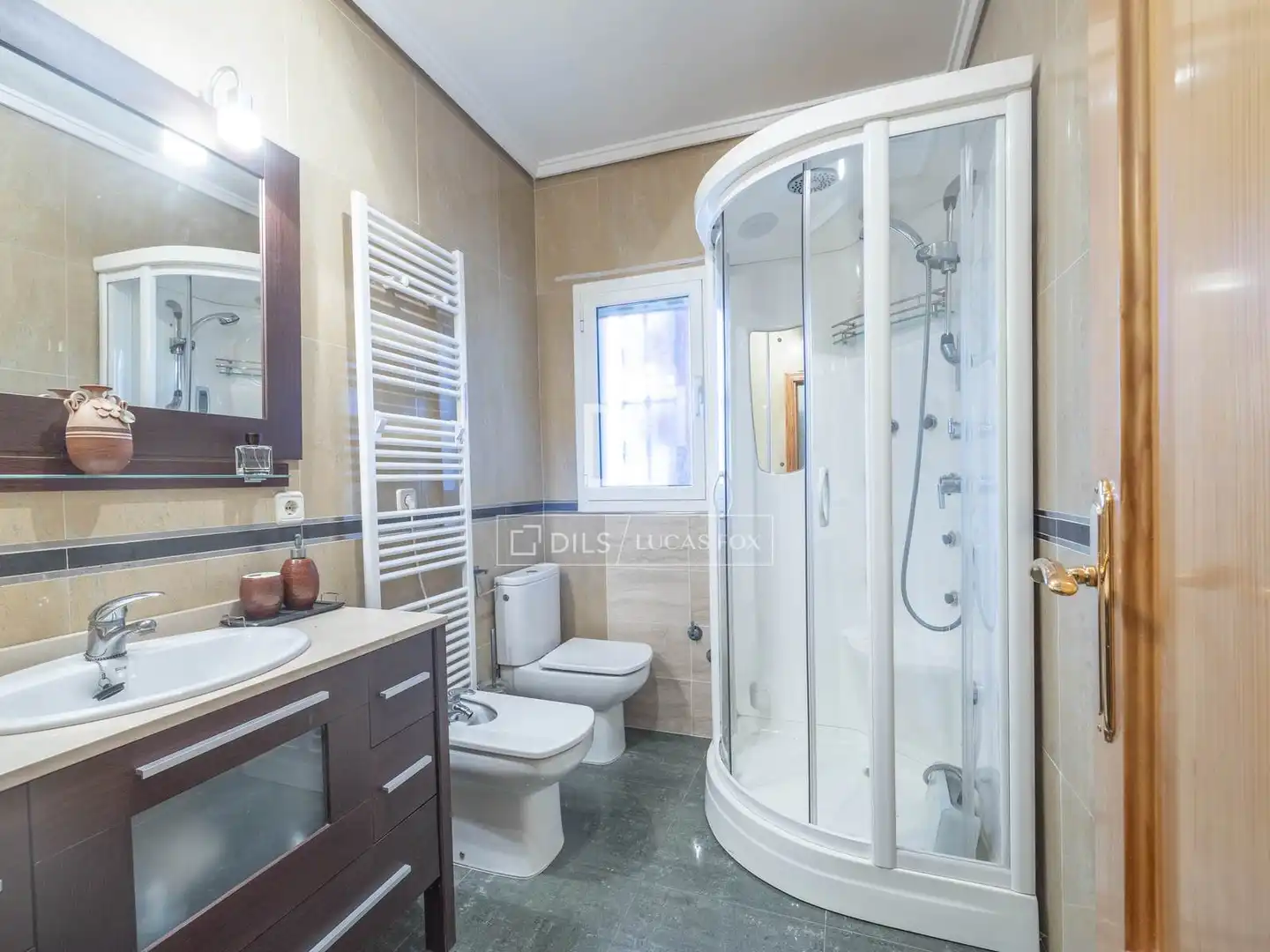 Bathroom of Houses for sale in La Pobla de Vallbona  with Air Conditioner, Heating and Private garden