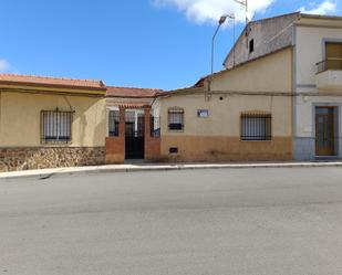 Vista exterior de Casa o xalet en venda en Añover de Tajo amb Terrassa