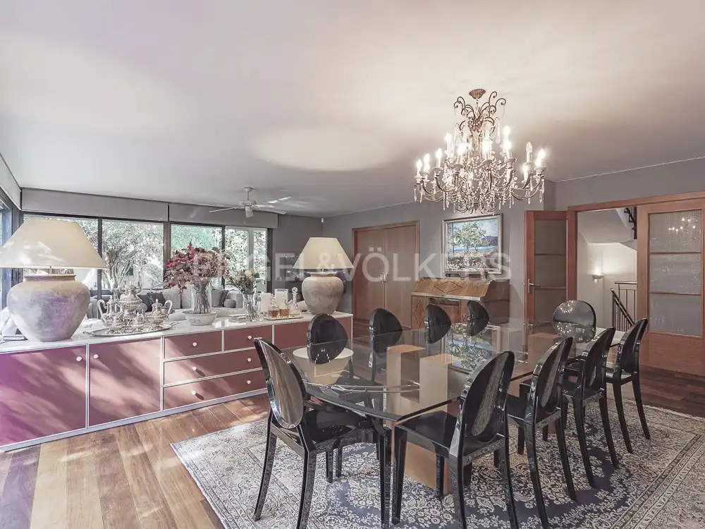 Comedor de Casa o chalet en venta en Barcelona con Aire acondicionado, Calefacción y Jardín privado