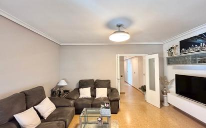 Living room of Flat for sale in  Valencia Capital  with Air Conditioner, Heating and Balcony