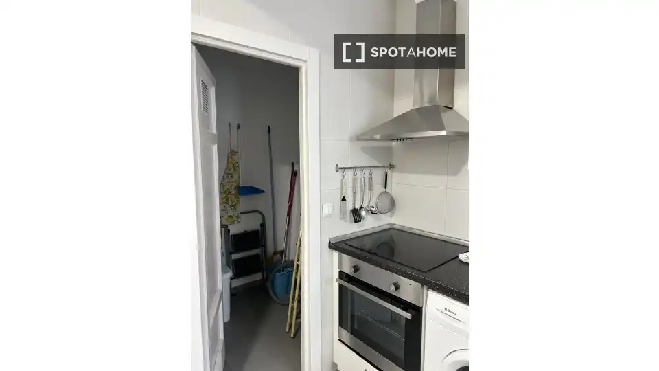 Küche von Wohnung zur untervermieten in Bilbao  mit Klimaanlage, Terrasse und Möbliert