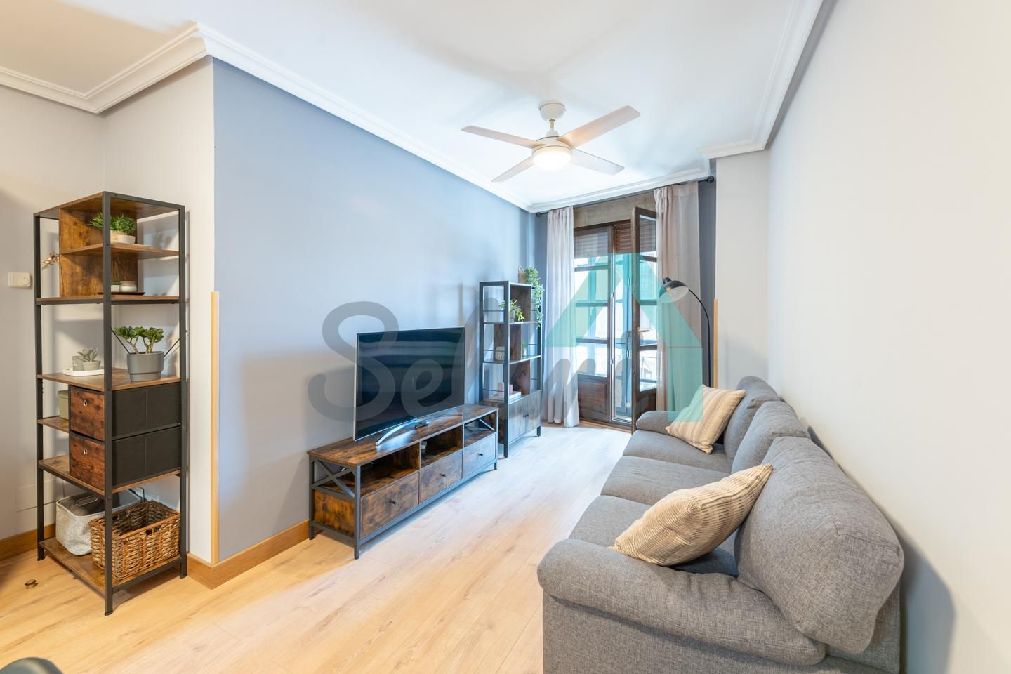 Living room of Flat to rent in Oviedo   with Heating, Terrace and Furnished