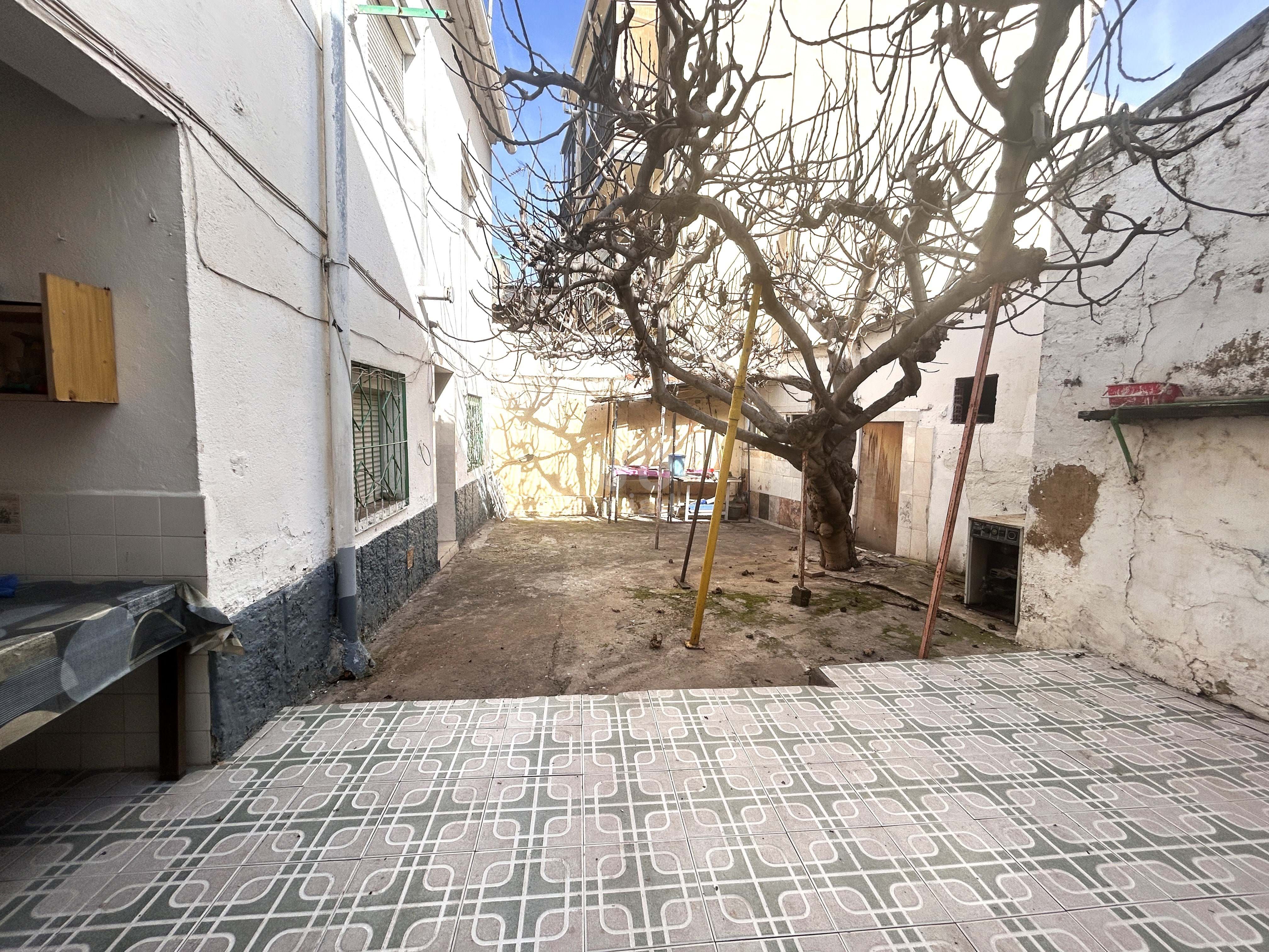 Vista exterior de Casa o xalet en venda en Velilla de San Antonio amb Calefacció