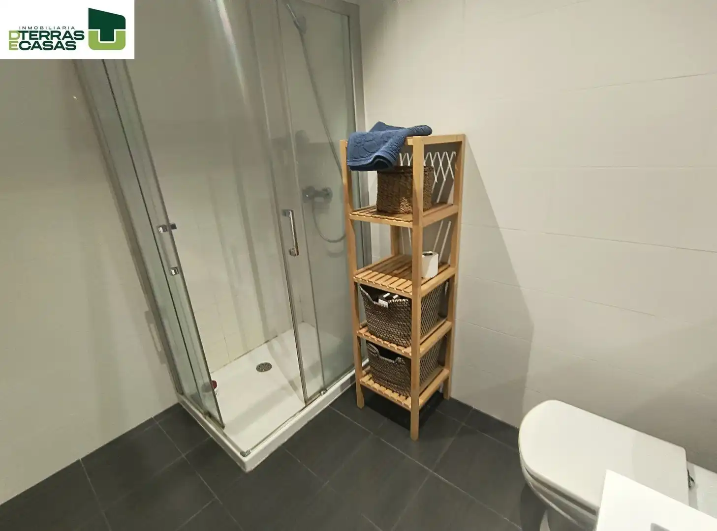 Bathroom of Flat for rent in Bueu  with Air Conditioner, Heating and Furnished
