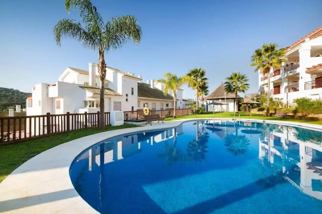Vista exterior de Ático en venta en La Alcaidesa con Aire acondicionado, Calefacción y Terraza