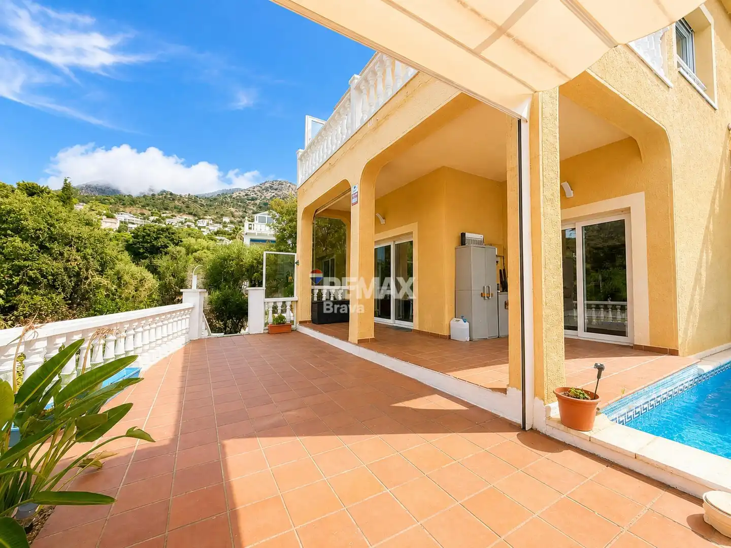 Exterior view of Houses for sale in Roses  with Air Conditioner, Heating and Private garden