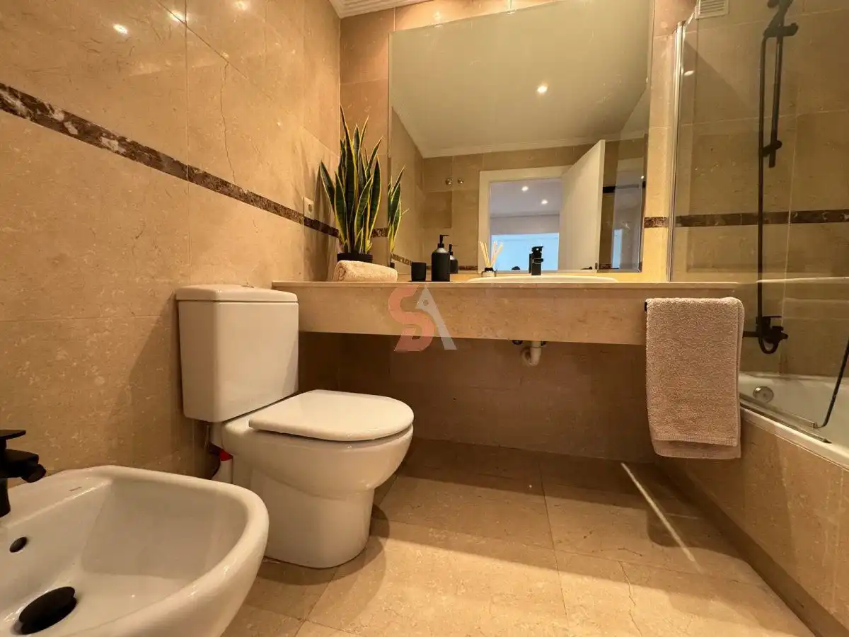Badezimmer von Wohnung zur Miete in Valladolid mit Heizung, Möbliert und Gemeinschaftspool