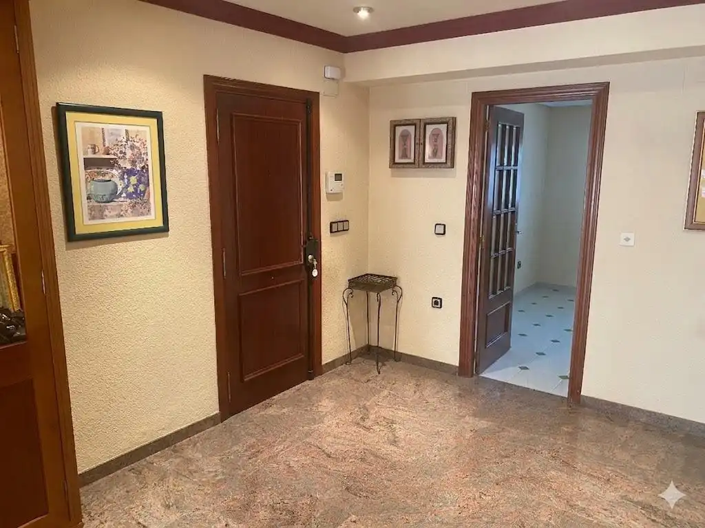 Flat for sale in Silla  with Balcony