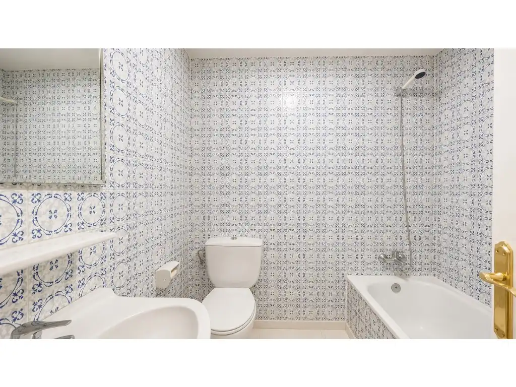 Bathroom of Flat for sale in Empuriabrava