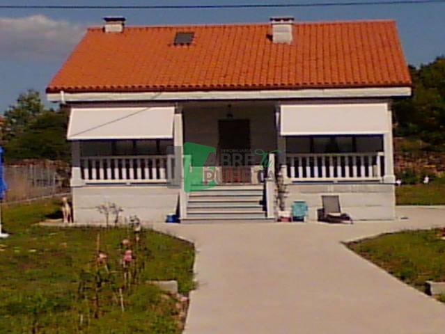 Casa-chalet en Venta en Amoeiro