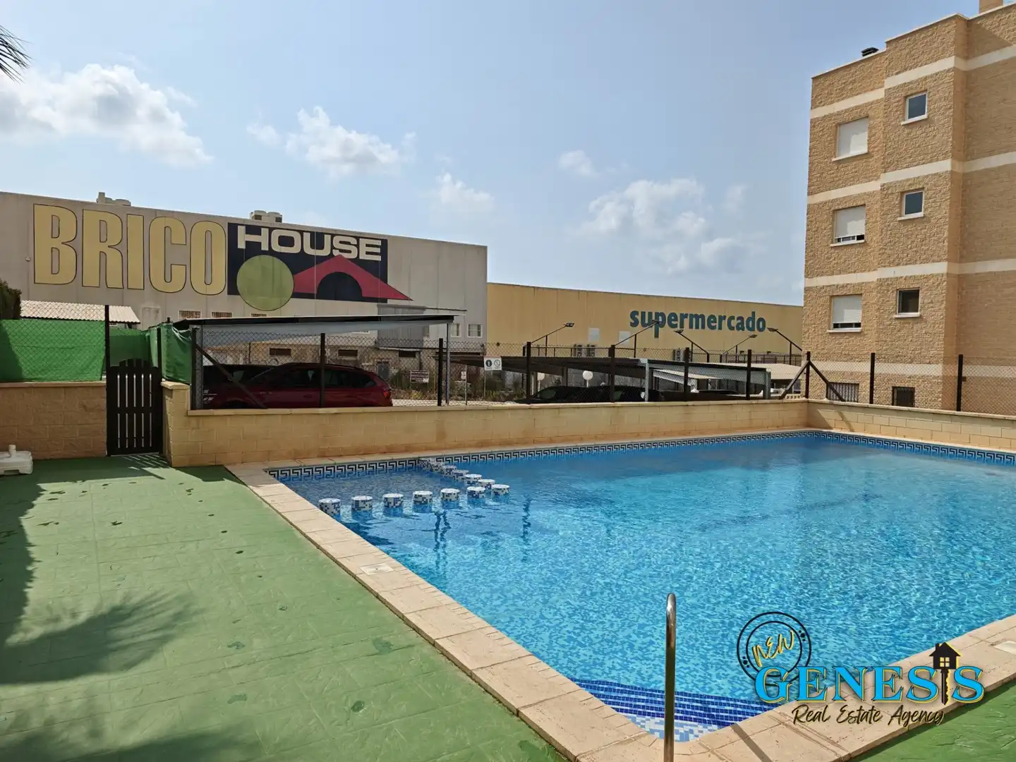 Piscina de Apartament en venda en Torrevieja amb Aire condicionat, Moblat i Rentadora