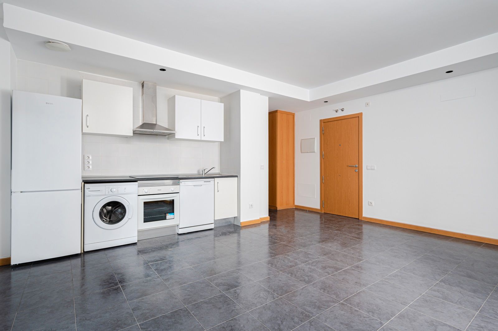 Kitchen of Flat for sale in Tres Cantos  with Parquet flooring, Terrace and Storage room