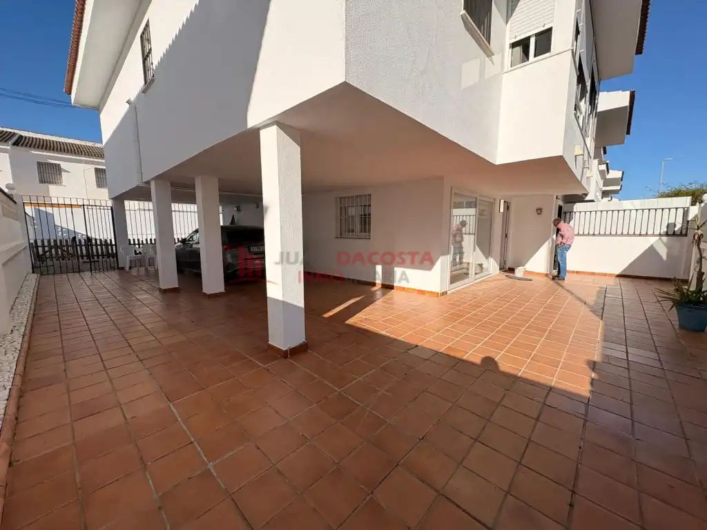 Vista exterior de Casa o xalet en venda en La Antilla amb Moblat