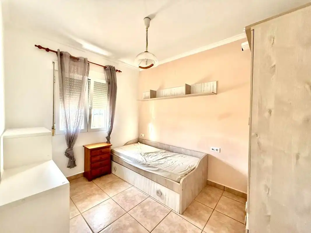 Habitación de Casa o chalet en venta en Els Poblets con Aire acondicionado, Calefacción y Jardín privado