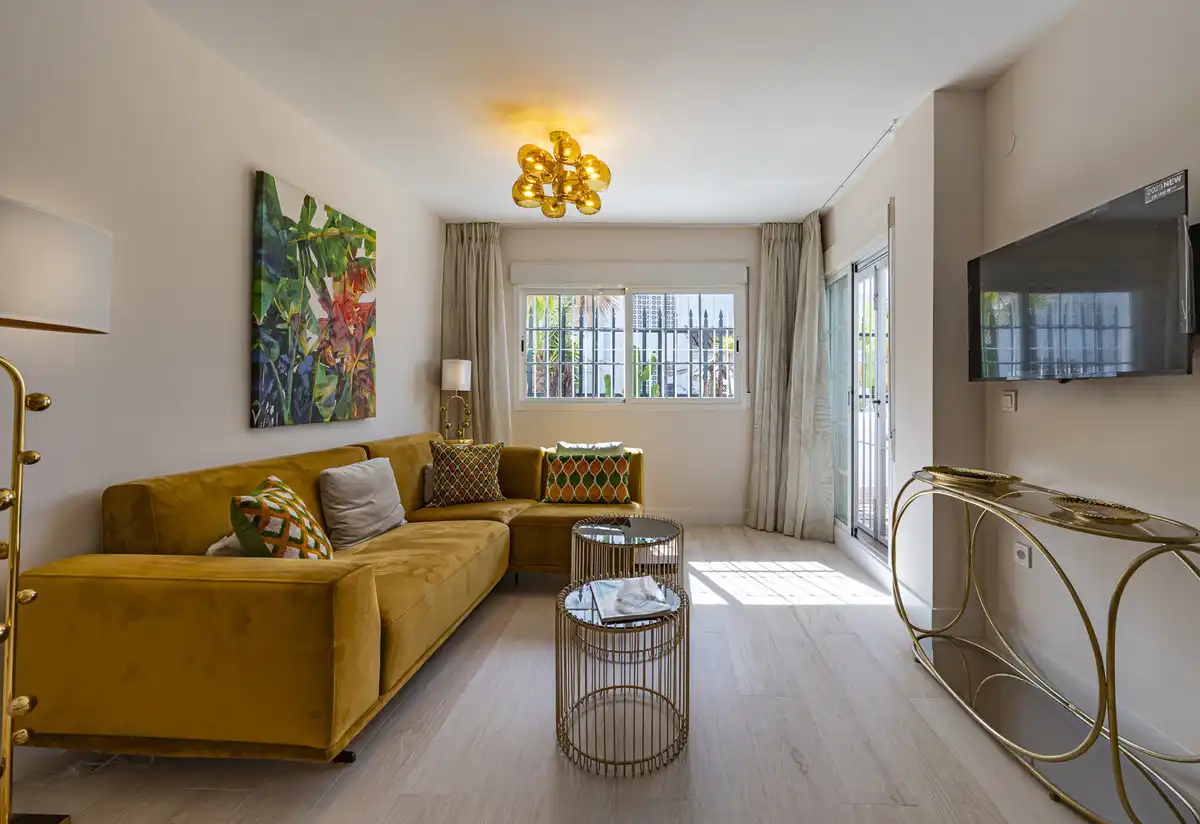 Apartamento con piscina en venta en Nueva Andalucía, imagen 3