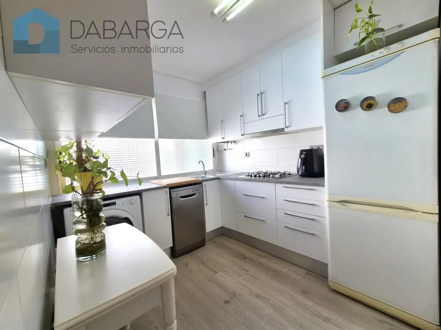 Kitchen of Flat for sale in Ripollet  with Air Conditioner, Parquet flooring and Oven