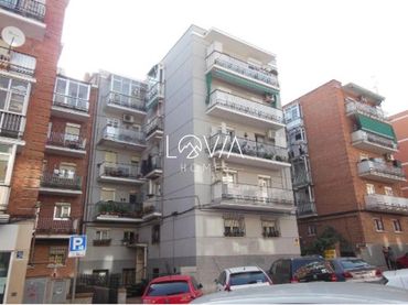Piso con ascensor en venta en Concilio 7