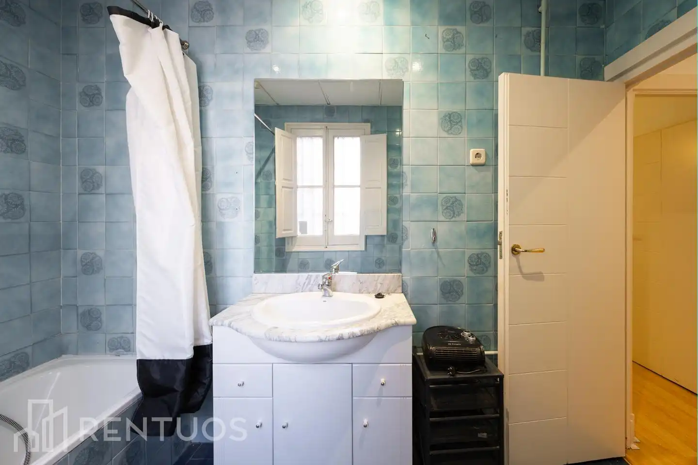 Badezimmer von Erdgeschoss zur Miete in Madrid mit Heizung und Möbliert