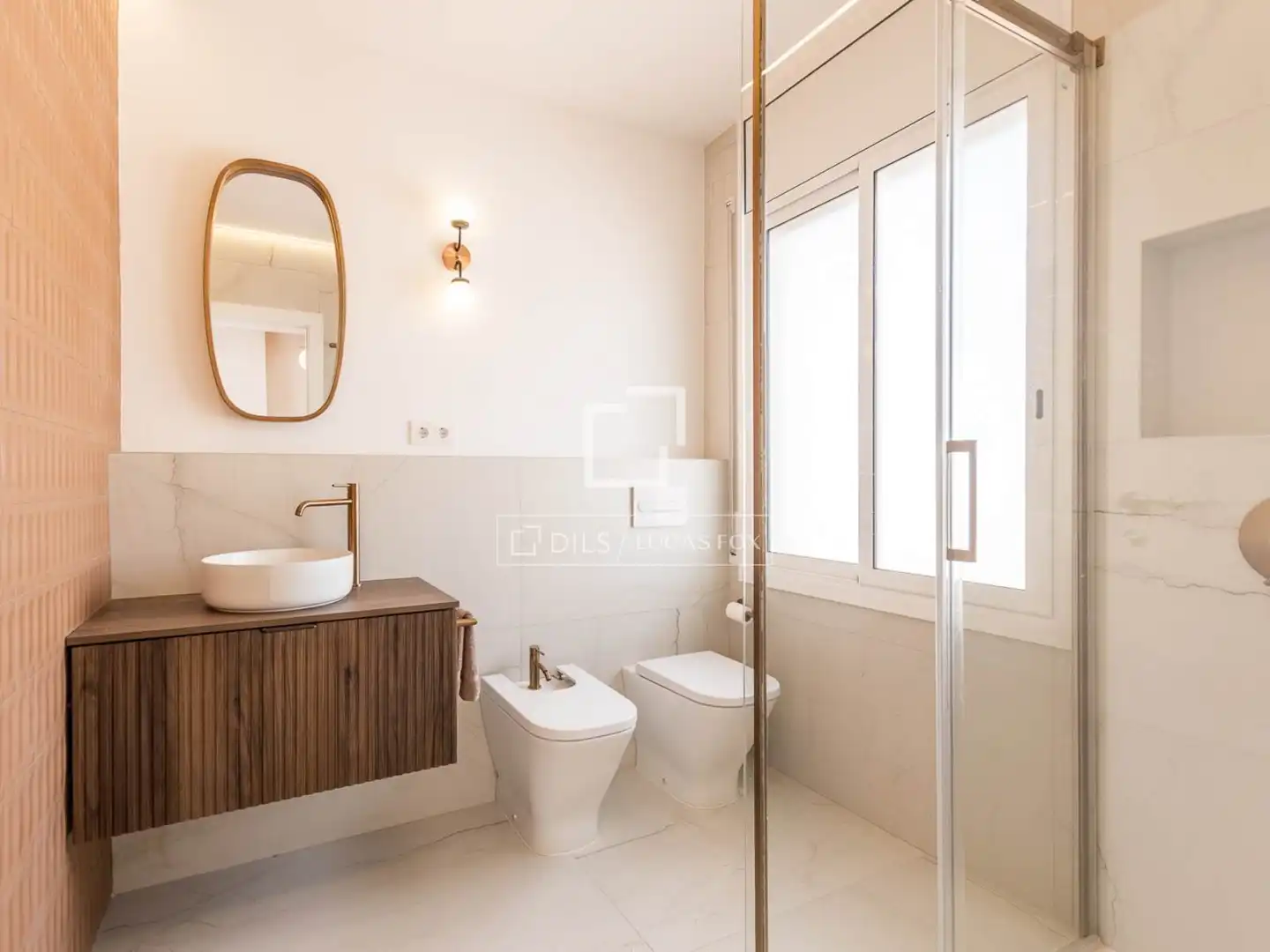 Bathroom of Attic for sale in Barcelona  with Air Conditioner, Terrace and Balcony