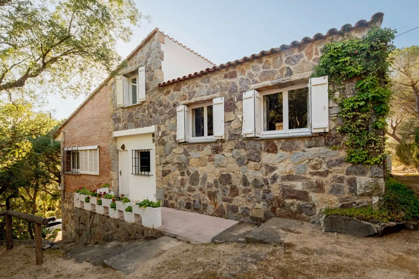 Vista exterior de Casa o chalet en venta en Castell d'Aro, Platja d'Aro i s'Agaró con Aire acondicionado, Jardín privado y Piscina
