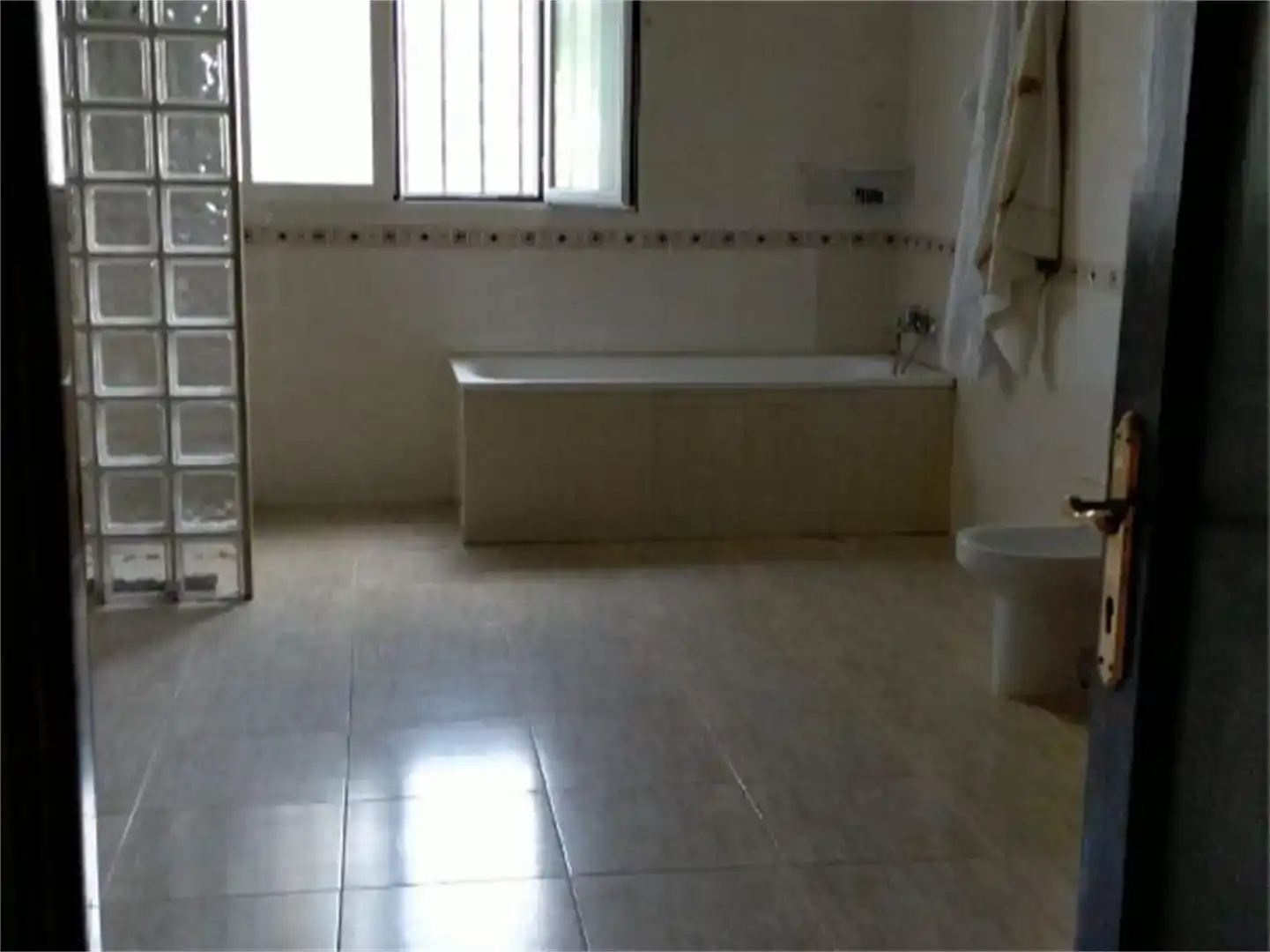 Badezimmer von Country house zum Verkauf in Daimiel mit Klimaanlage