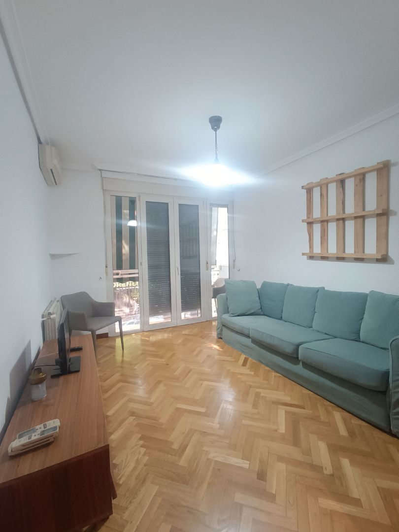 Sala d'estar de Pis en venda en  Madrid Capital amb Aire condicionat, Calefacció i Parquet