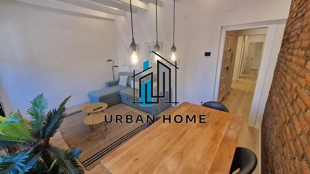Exterior view of Flat for rent in León Capital   with Heating and Parquet flooring
