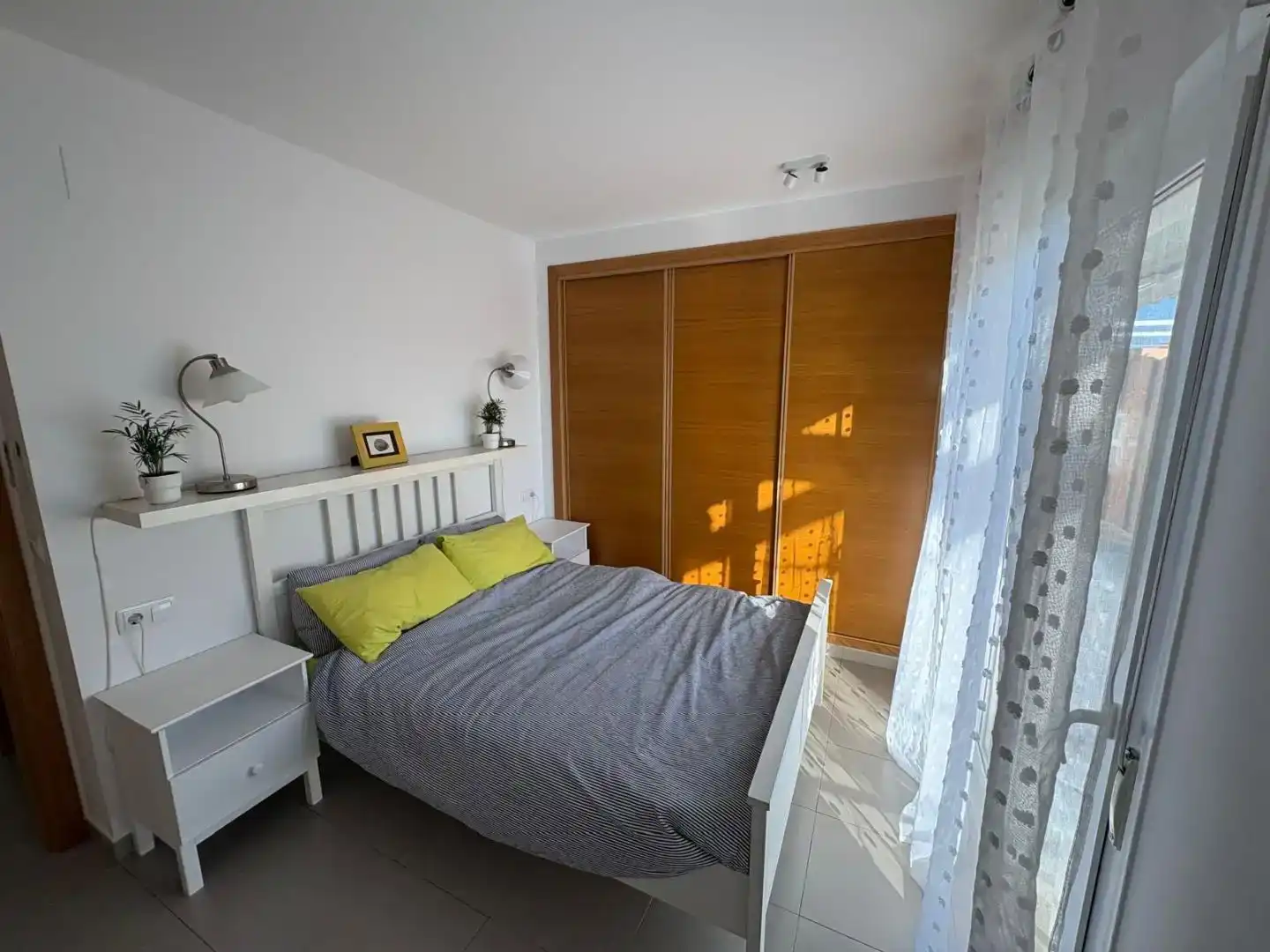 Dormitori de Apartament de lloguer en Torre-Pacheco amb Aire condicionat, Jardí privat i Moblat