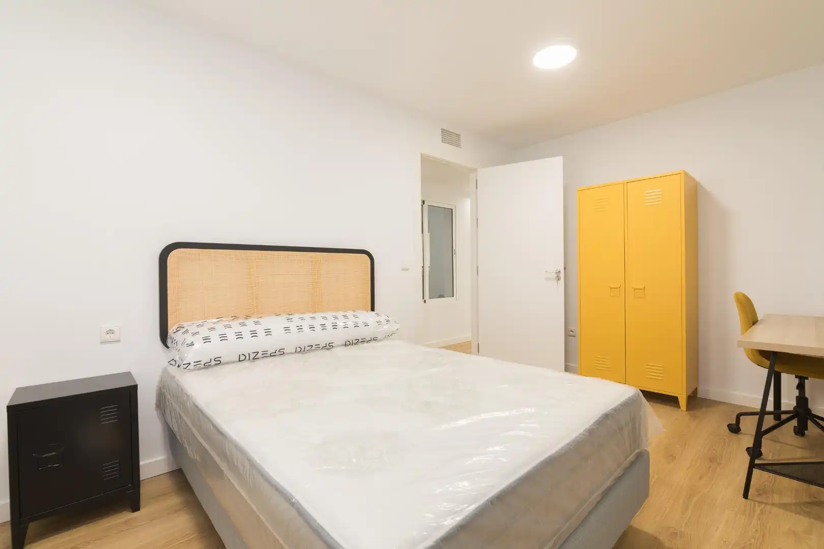 Schlafzimmer von Wohnung zur untervermieten in Elche / Elx mit Möbliert und Balkon