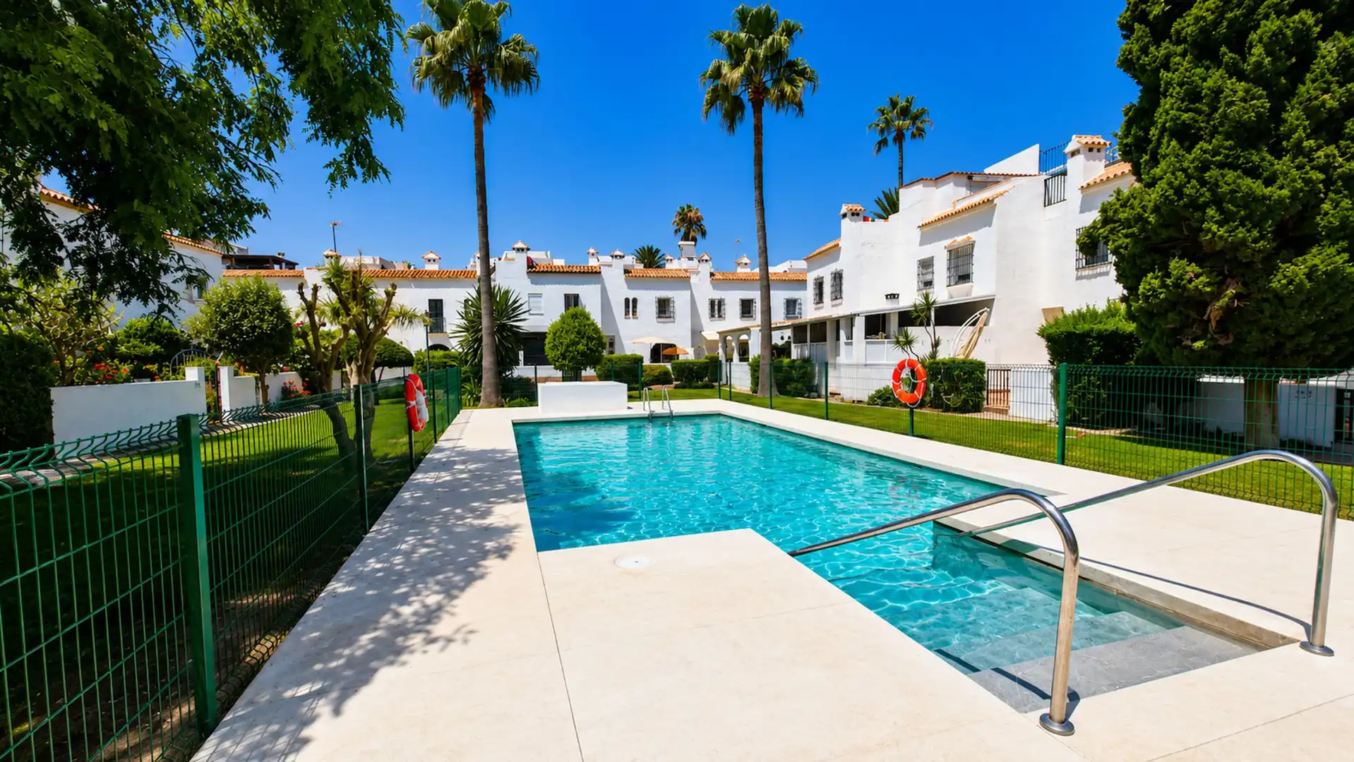 Jardí de Casa adosada en venda en Casares amb Jardí privat, Terrassa i Traster
