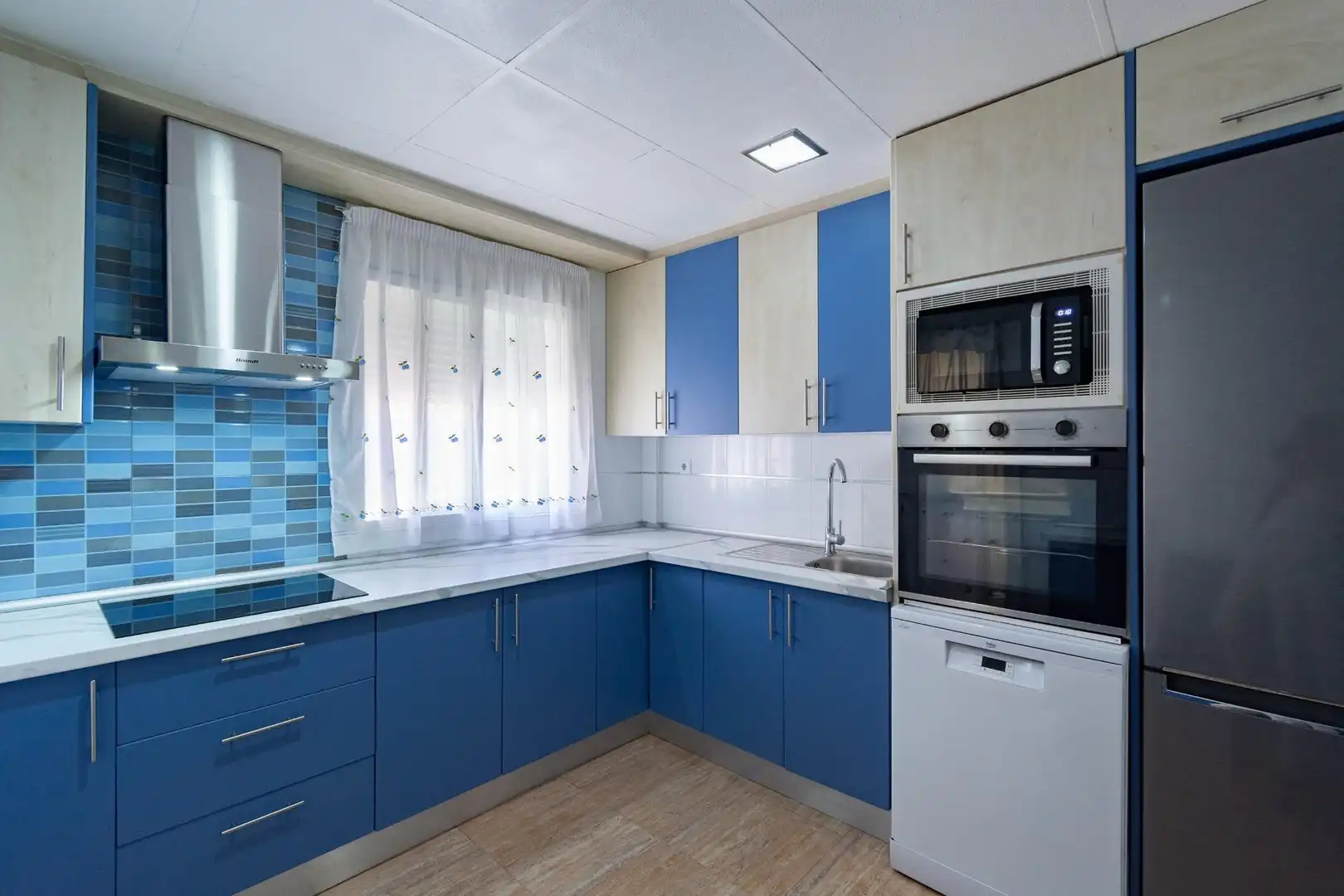 Cocina de Casa adosada en venta en Cartagena con Aire acondicionado, Calefacción y Jardín privado